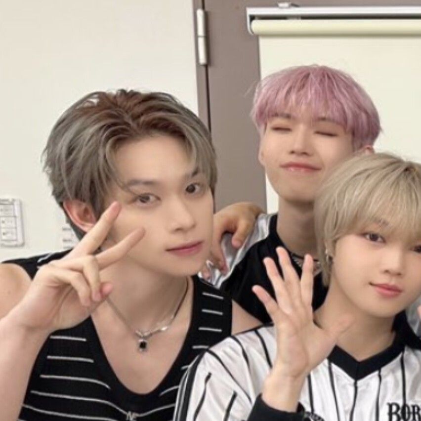 A moment captured by YOUNITE's fan