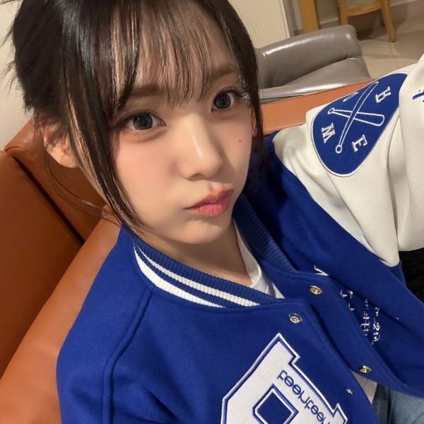 通過投票選出的始燕 (QWER)人氣頭像