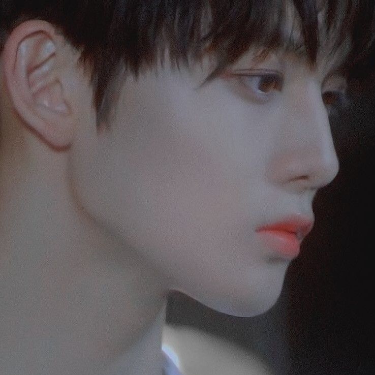 Behind-the-scenes cut of Bae Jinyoung