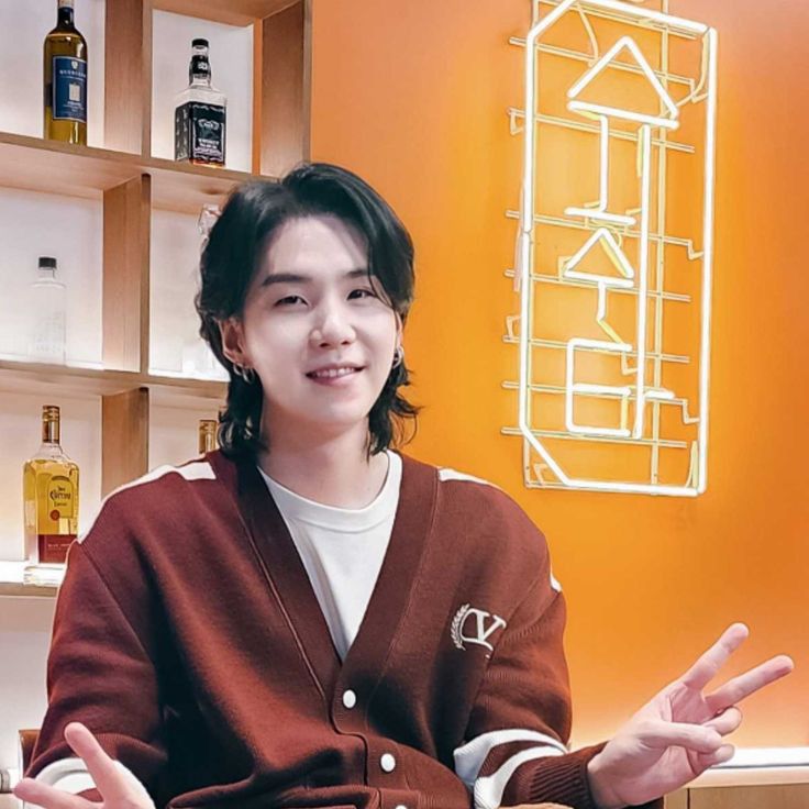 Foto terbaru SUGA (BTS)