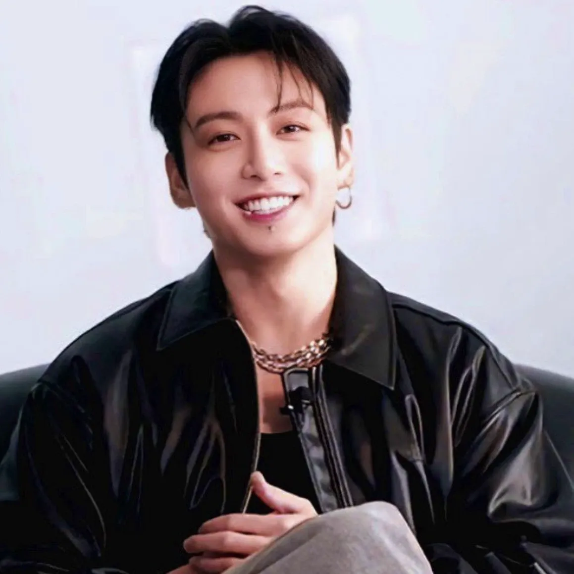 Foto aktivitas terbaru Jungkook (BTS)