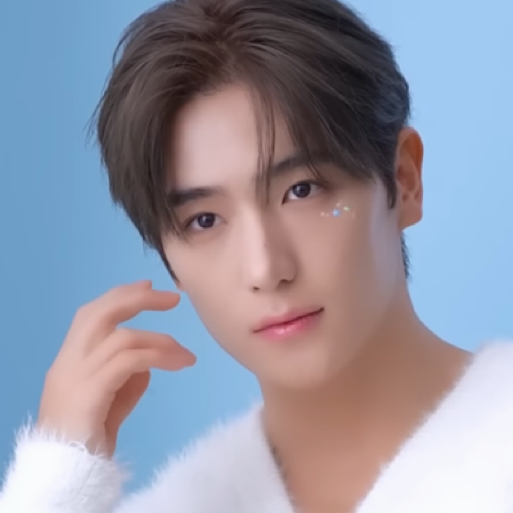 A moment captured by THE BOYZ's fan