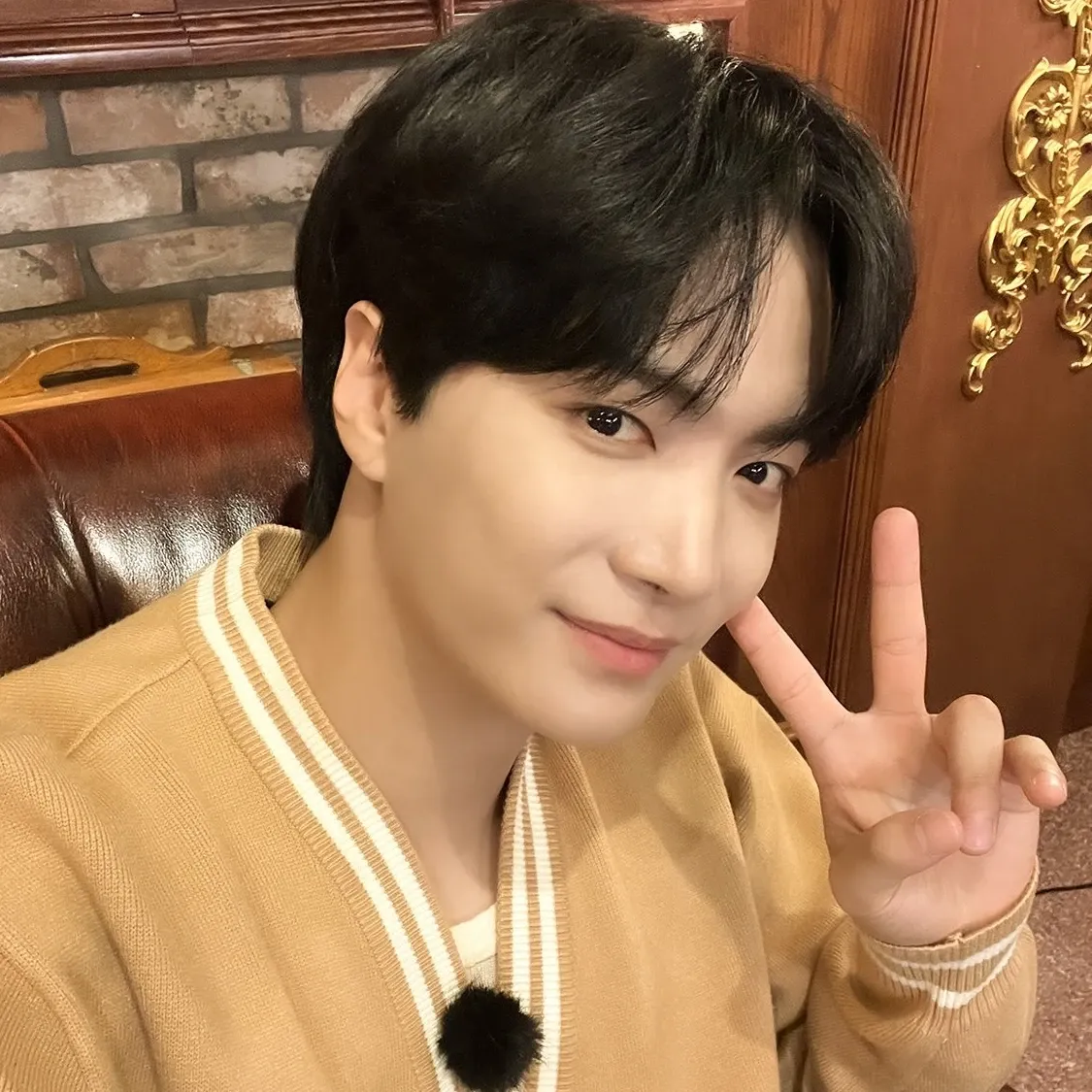 A moment captured by Kim Jonghyeon's fan