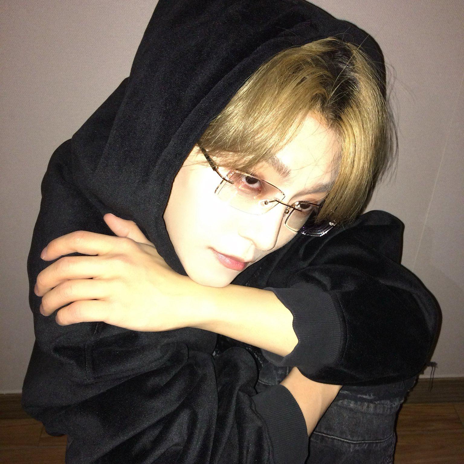 Behind-the-scenes cut of He Xinlong (ALPHA DRIVE ONE)