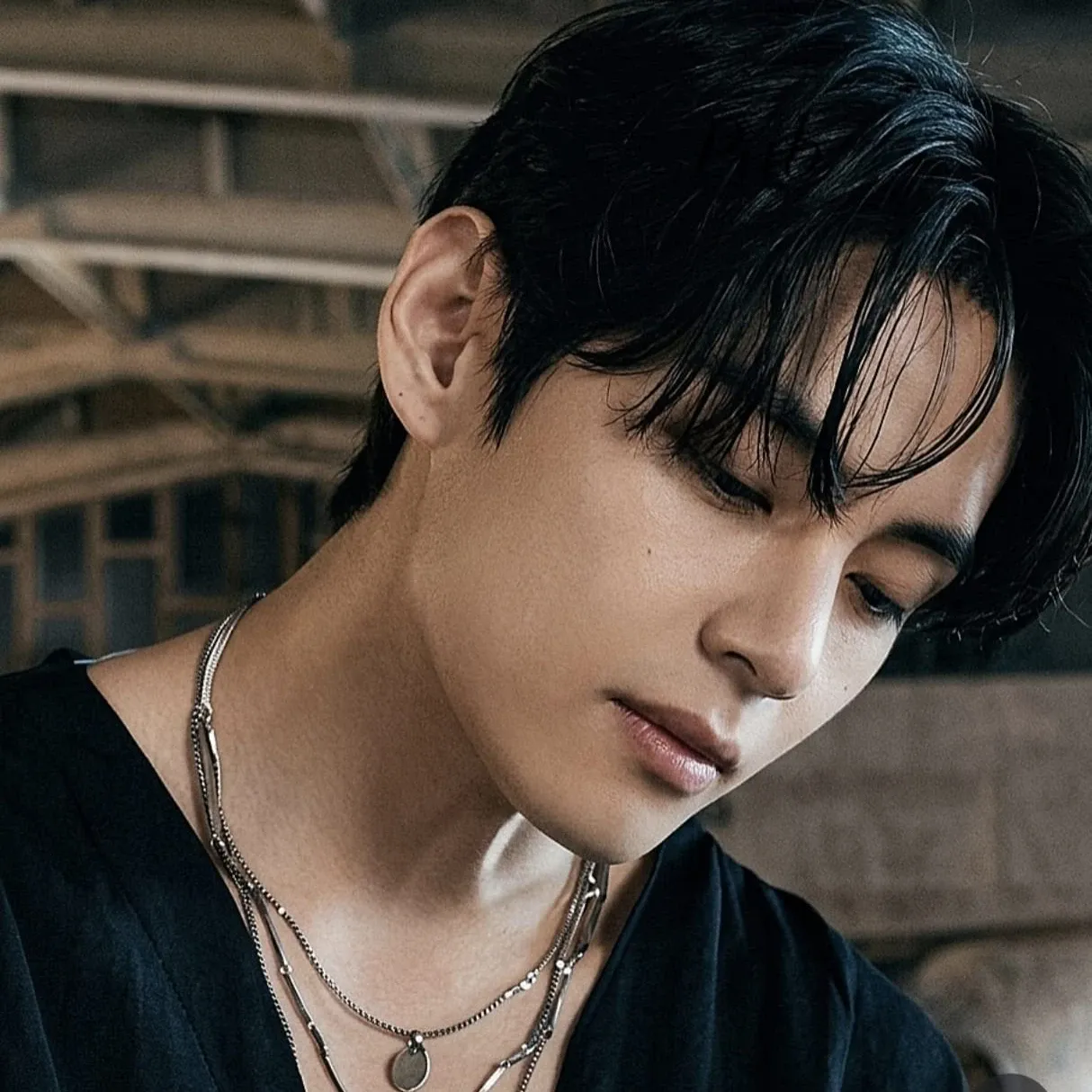 뷔 (방탄소년단)의 최신 사진