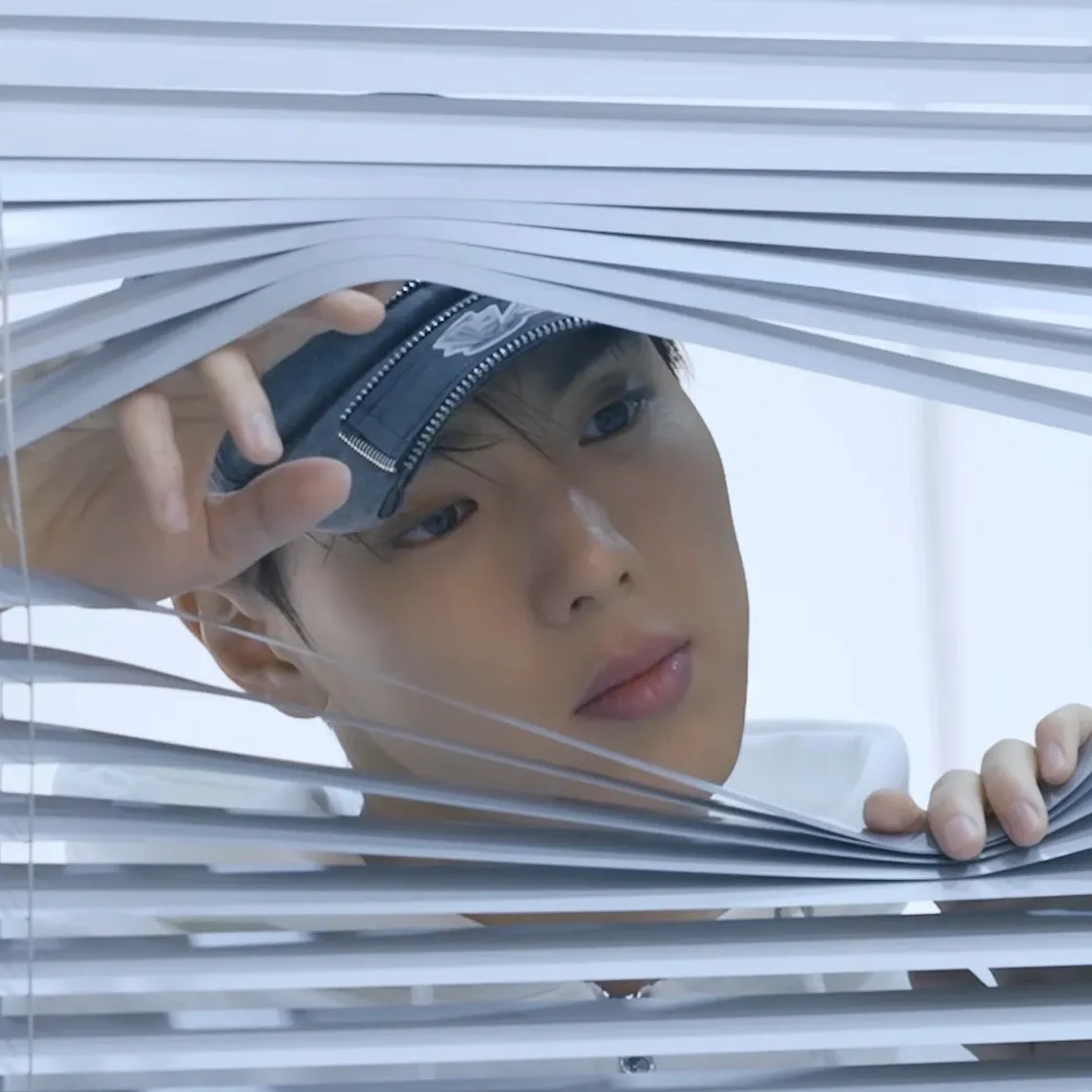 Behind-the-scenes cut of Shownu (MONSTA X)