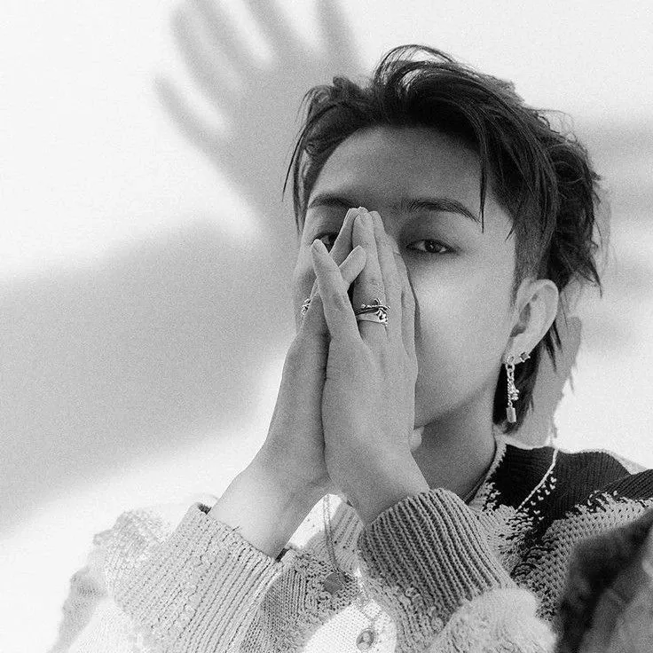 Latest photo of Eun Jiwon (SECHSKIES)