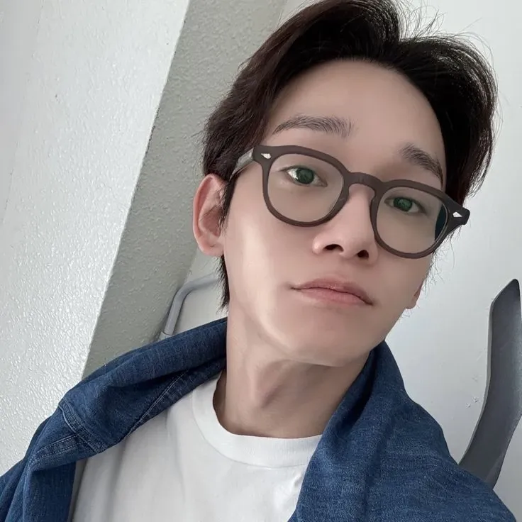A moment captured by Chen (EXO)'s fan