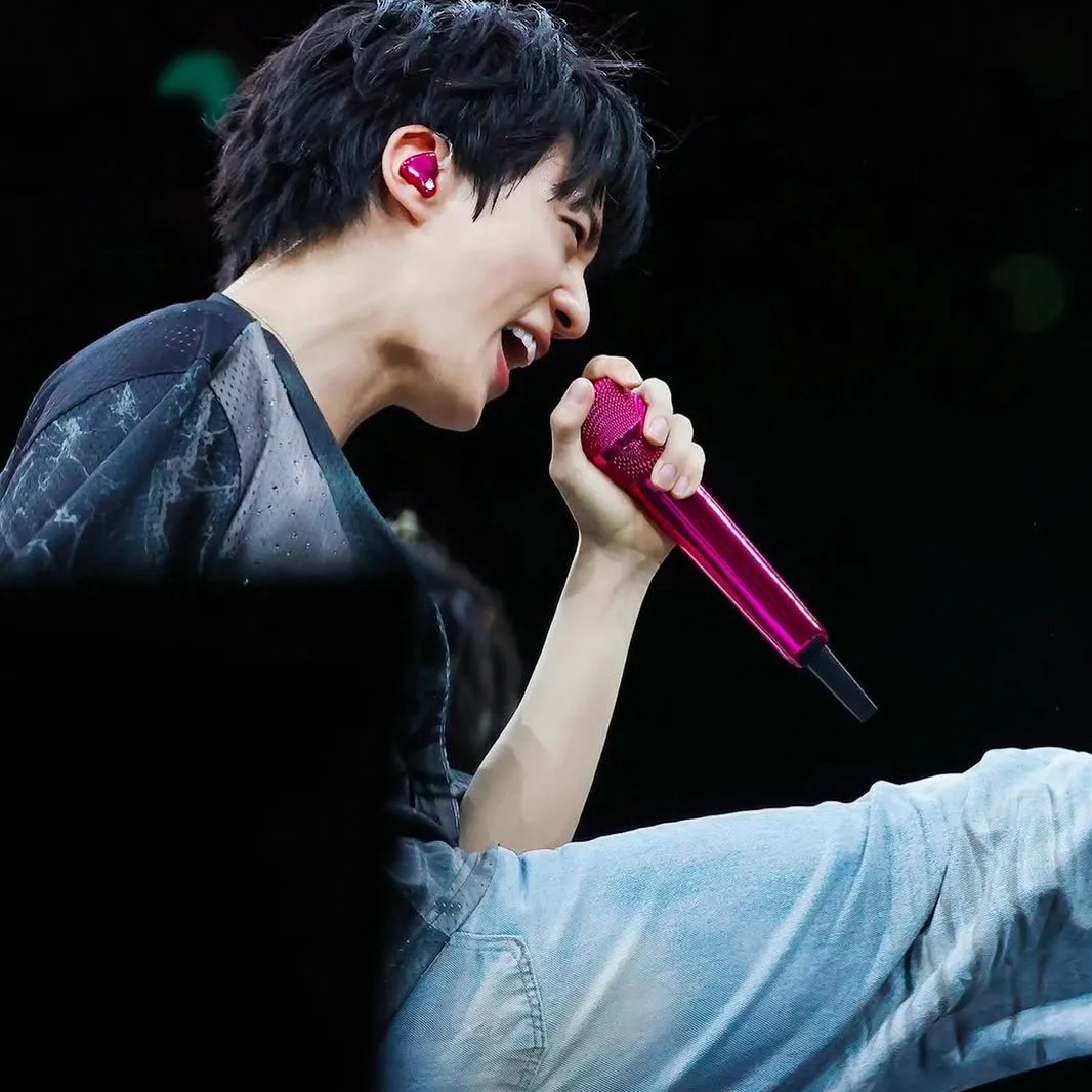 Momen yang diabadikan oleh penggemar Jin (BTS)