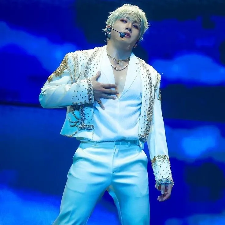 Behind-the-scenes cut of Jinjin (ASTRO)