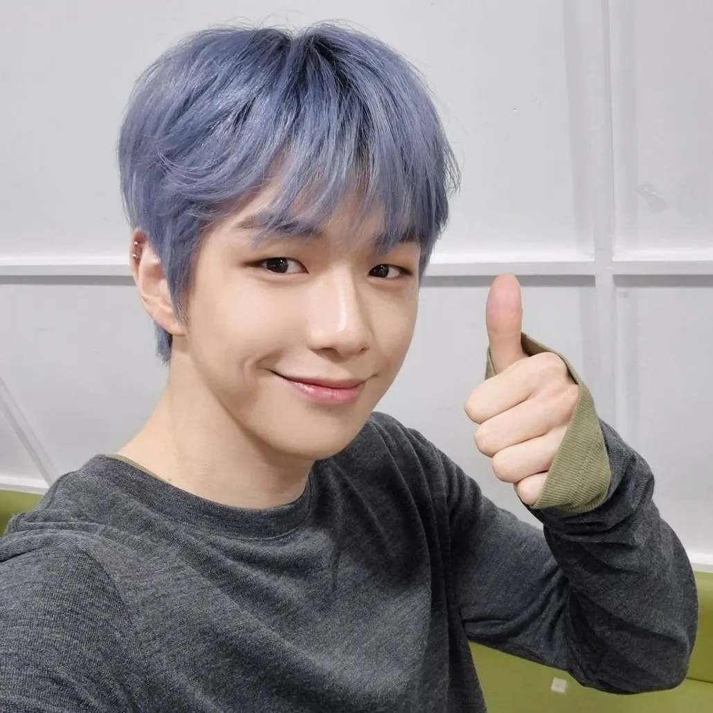 강다니엘의 비하인드 컷