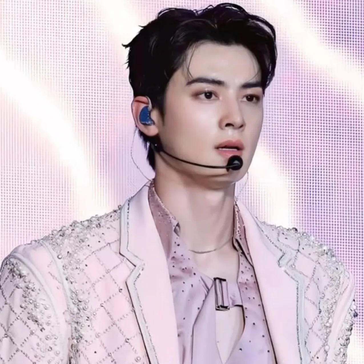 Recent activity shot of Eunwoo (ASTRO)