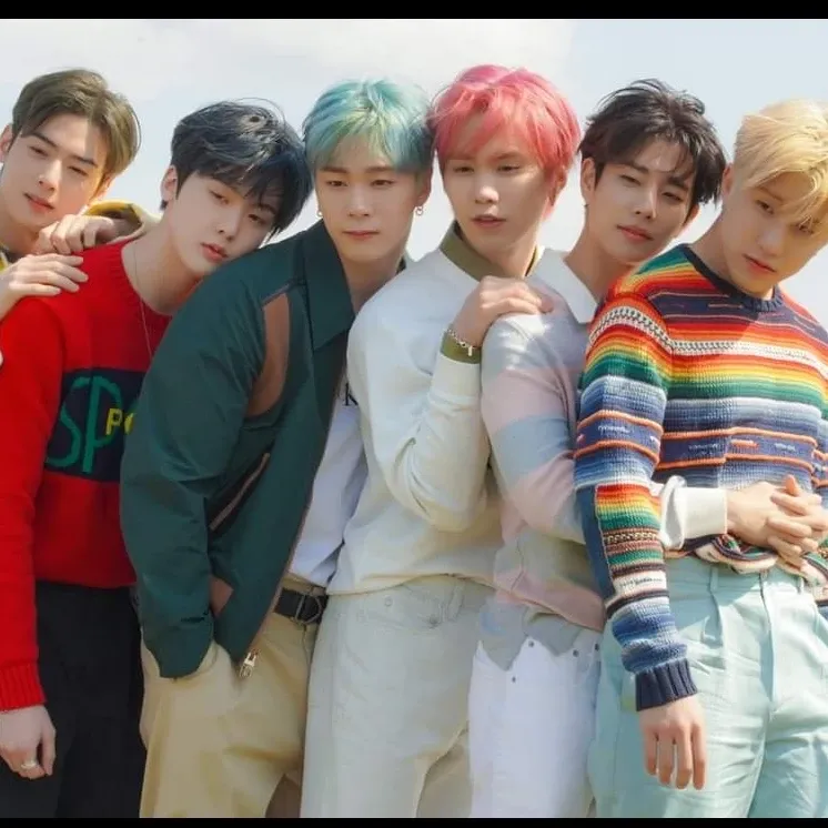 아스트로의 최신 사진