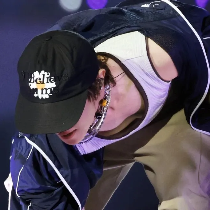 Foto aktivitas terbaru j-hope (BTS)