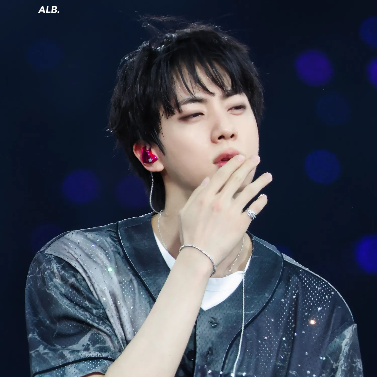 진 (방탄소년단)의 최신 사진