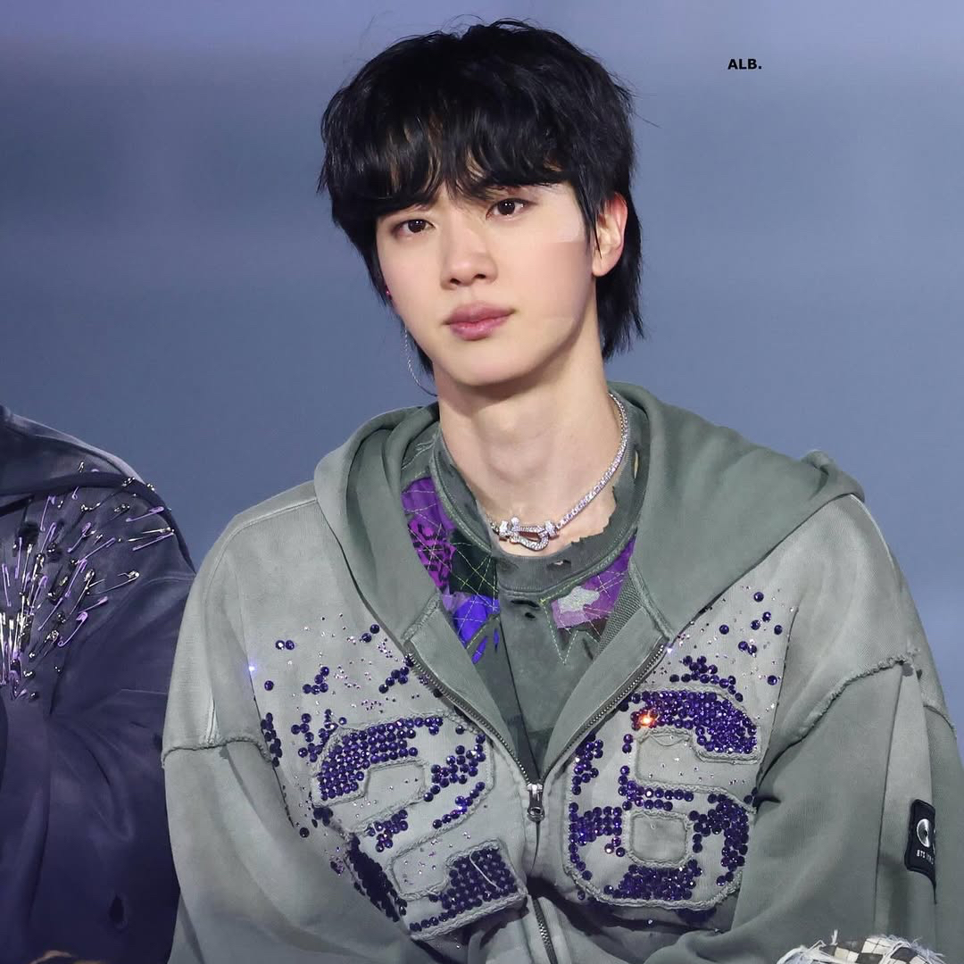 진 (방탄소년단)의 비하인드 컷