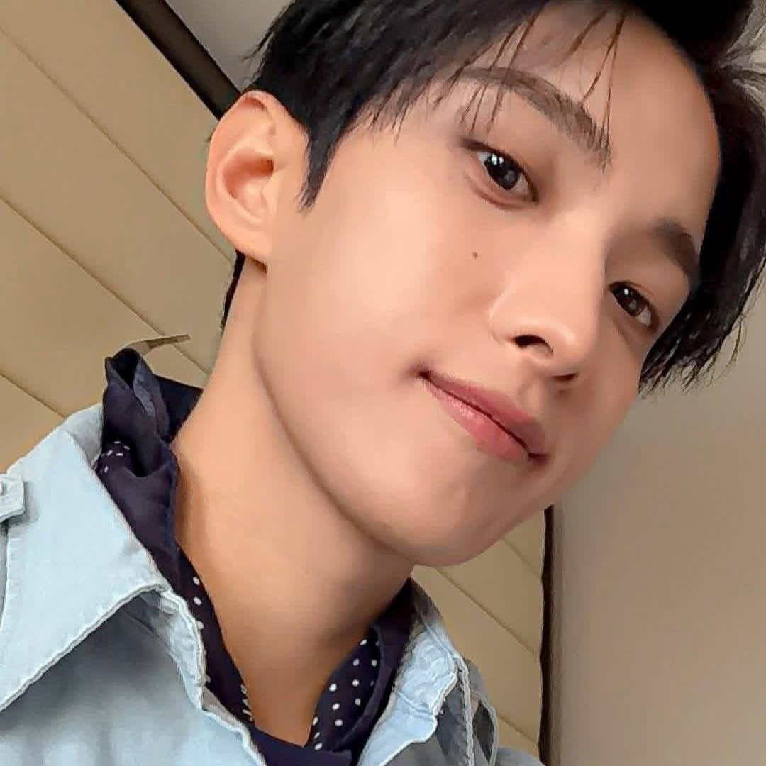 Latest photo of DK (SEVENTEEN)