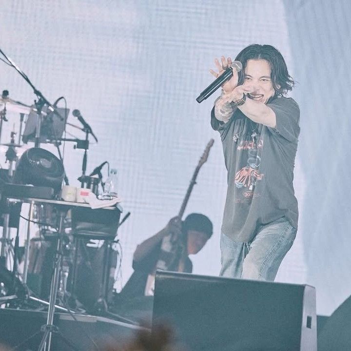 A moment captured by Yuuri's fan