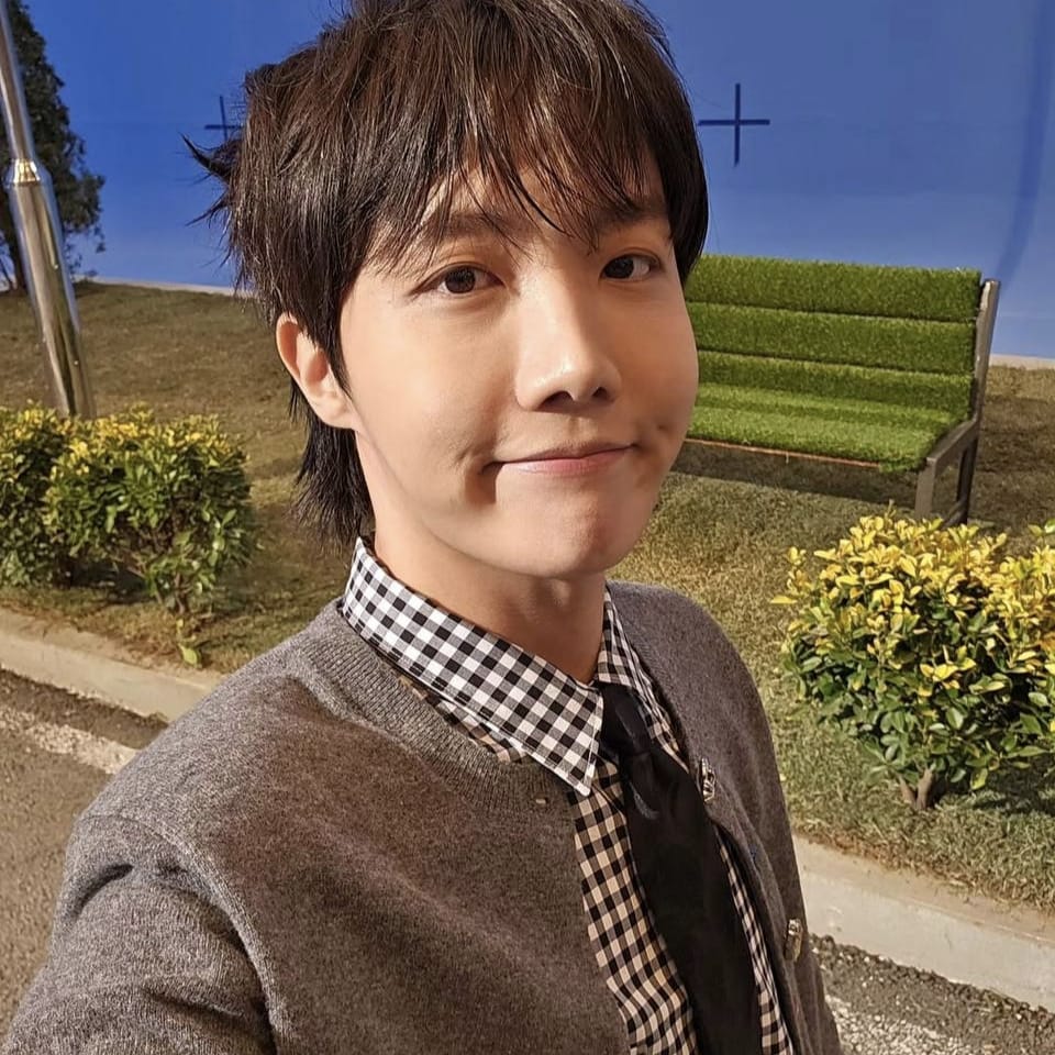 Foto terbaru j-hope (BTS)