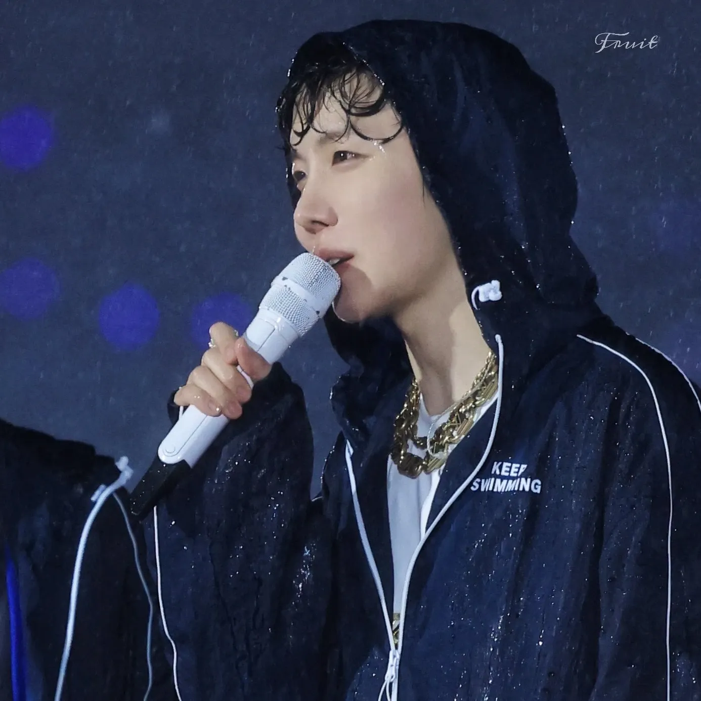 Foto aktivitas terbaru j-hope (BTS)