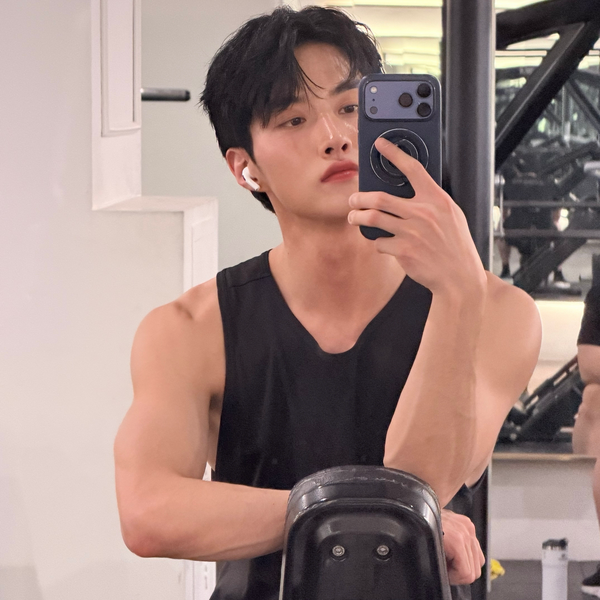 Popular profile image of Yeoone (PENTAGON) selected by votes