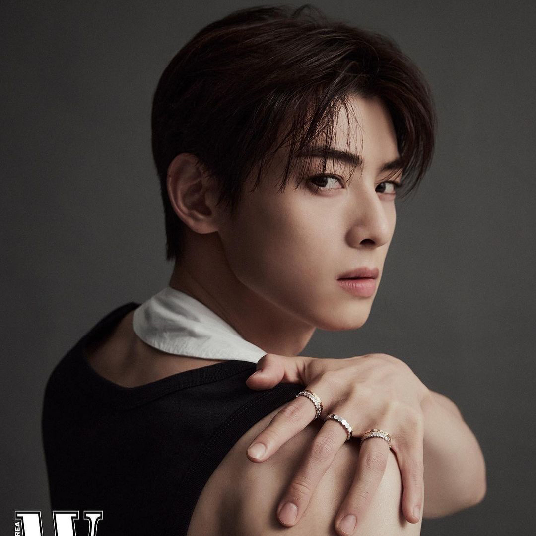 아스트로의 최신 사진