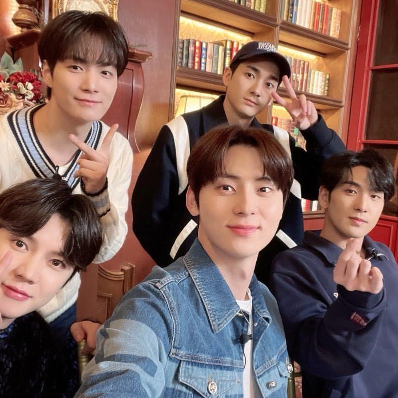 A moment captured by NU'EST's fan