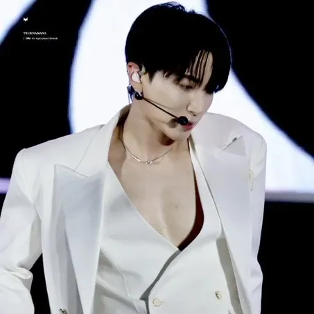 A moment captured by Leeteuk (Super Junior)'s fan