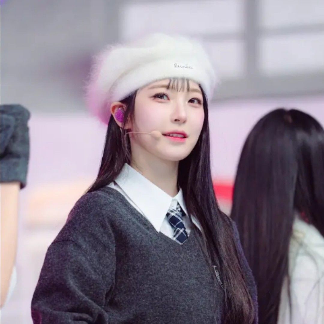 ジホン (fromis_9)の最近の活動写真