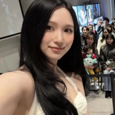 Potret di balik layar Mina (TWICE)