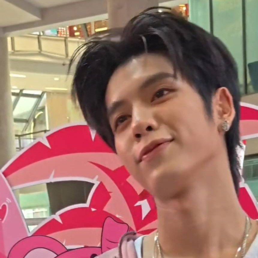 A moment captured by DORN (NexT1DE)'s fan