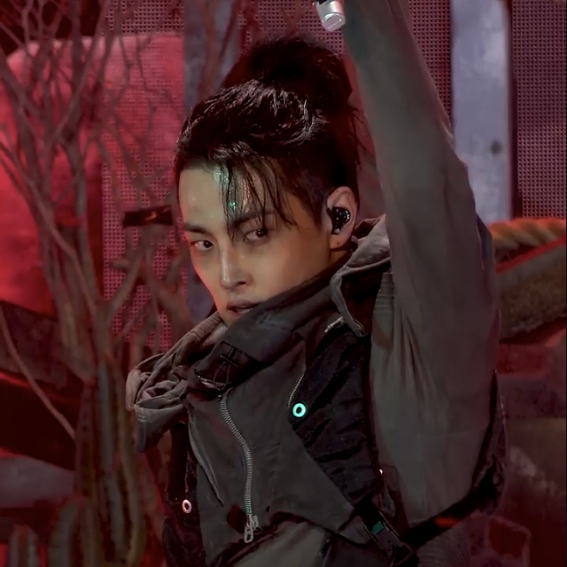 A moment captured by Hongjoong (ATEEZ)'s fan