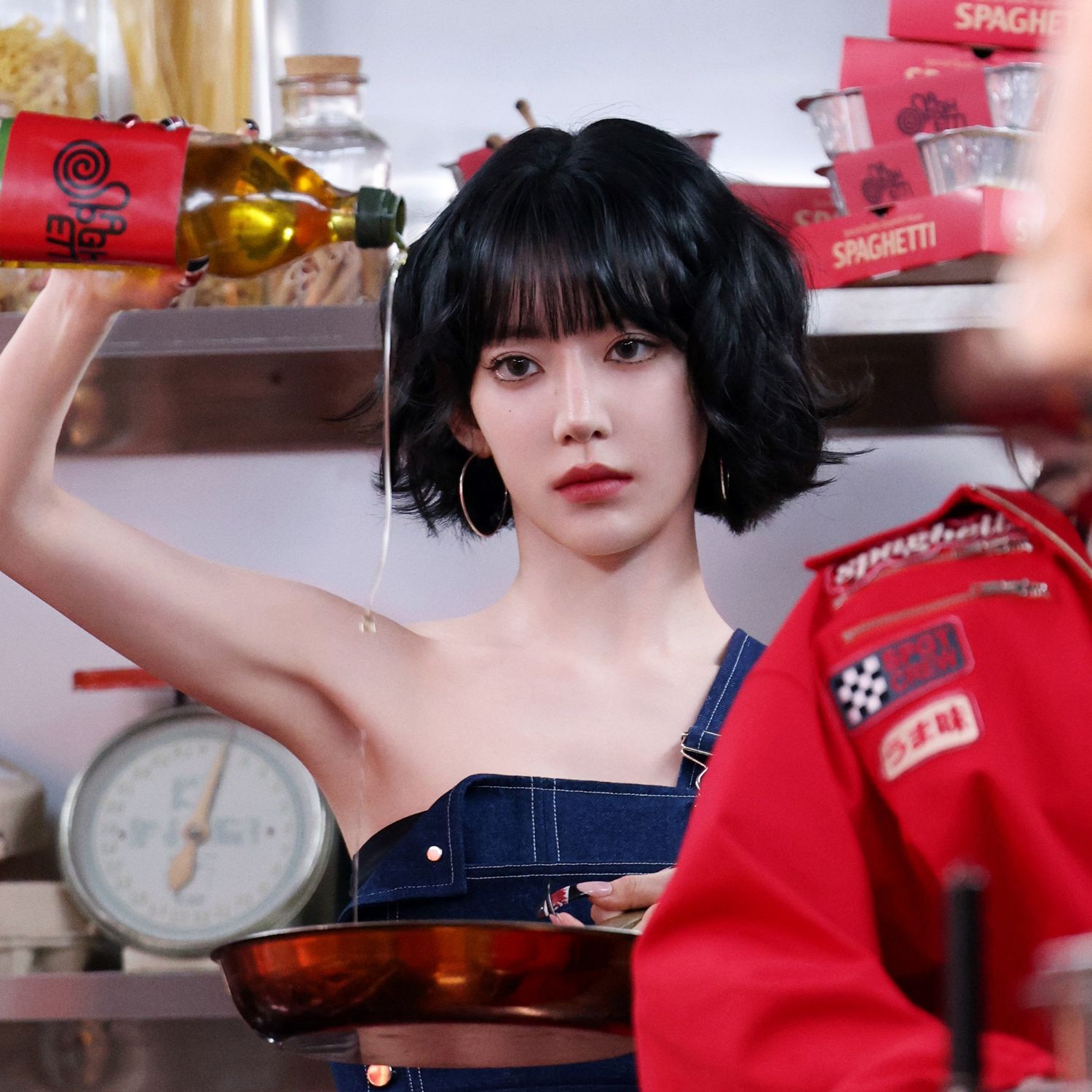 宮脇咲良 (LE SSERAFIM)的最新活动照片