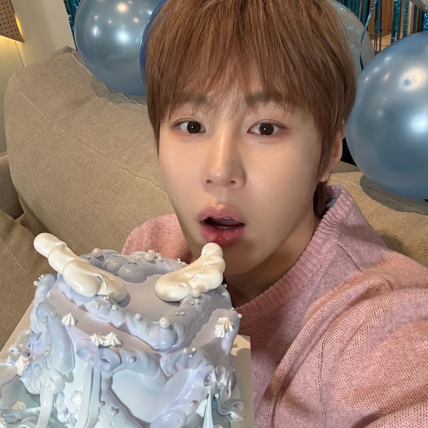 Recent activity shot of Ha Sungwoon