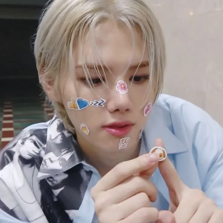 Recent activity shot of Minhee (CRAVITY)