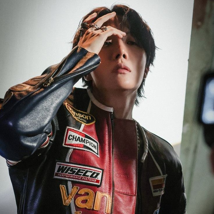 제이홉 (방탄소년단) 최근 활동샷