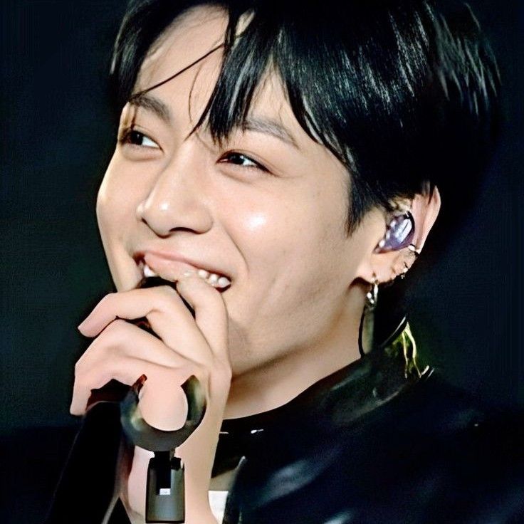 Foto aktivitas terbaru Jungkook (BTS)