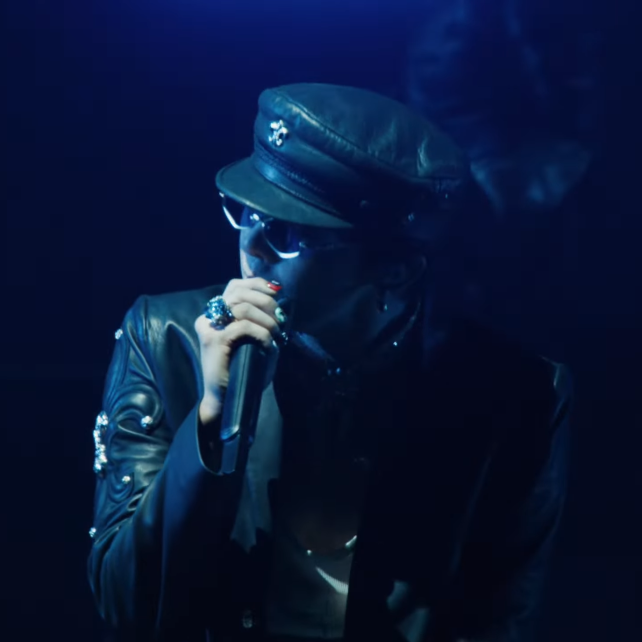 Behind-the-scenes cut of G-DRAGON (BIGBANG)