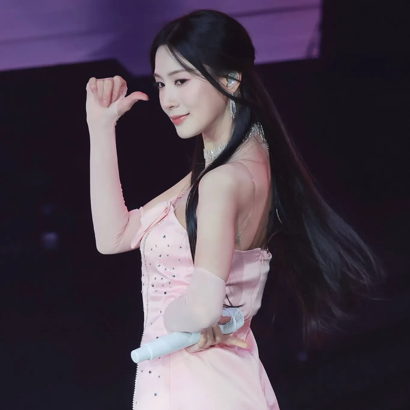 吴夏荣 (Apink)的最新照片