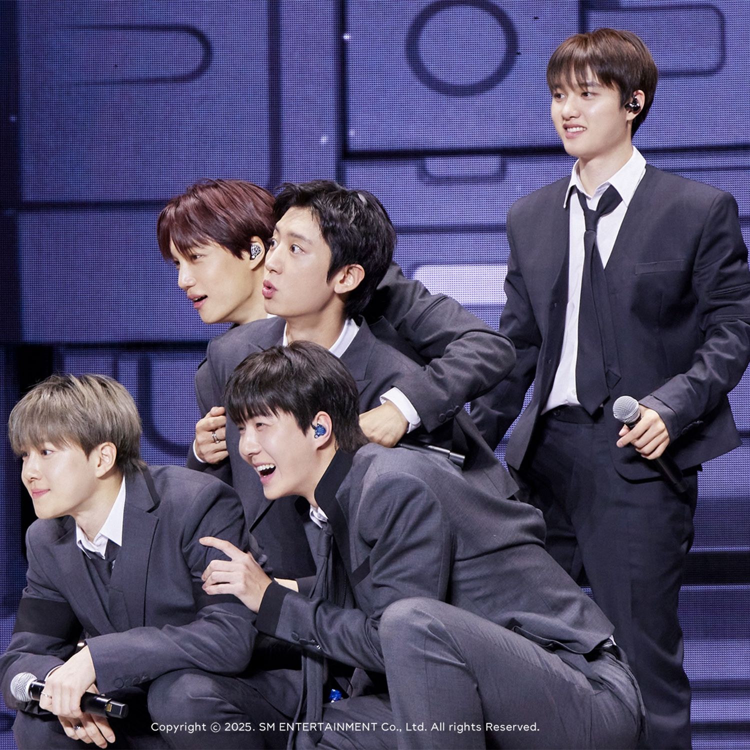 Behind-the-scenes cut of EXO