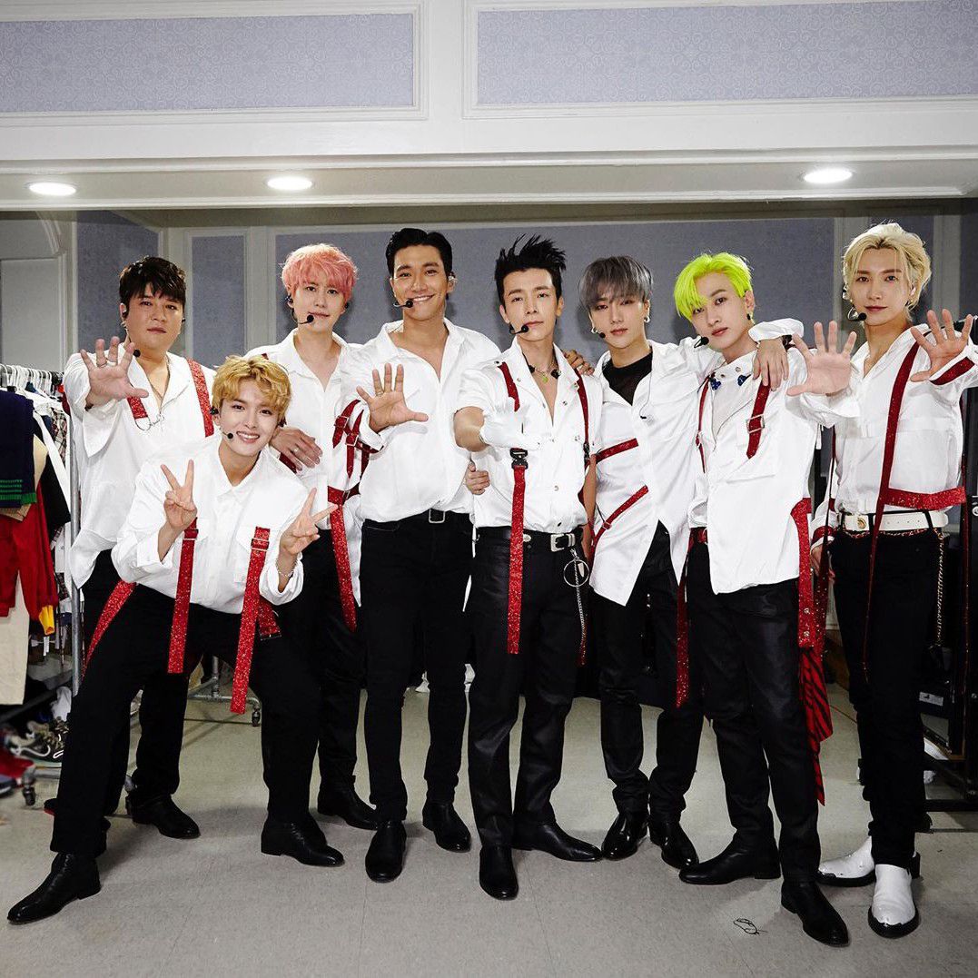 Behind-the-scenes cut of Super Junior