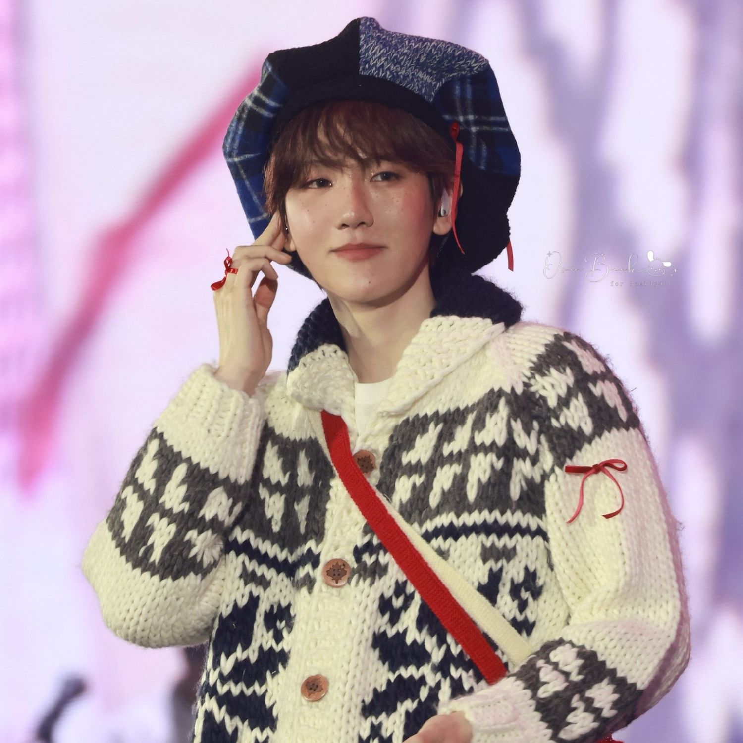 A moment captured by Baekhyun (EXO)'s fan