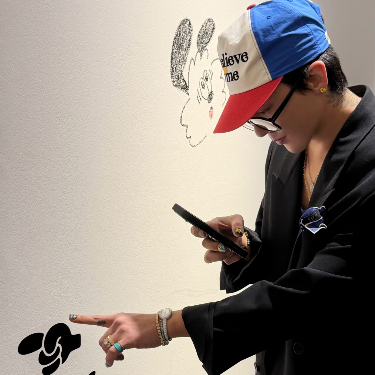 Behind-the-scenes cut of G-DRAGON (BIGBANG)