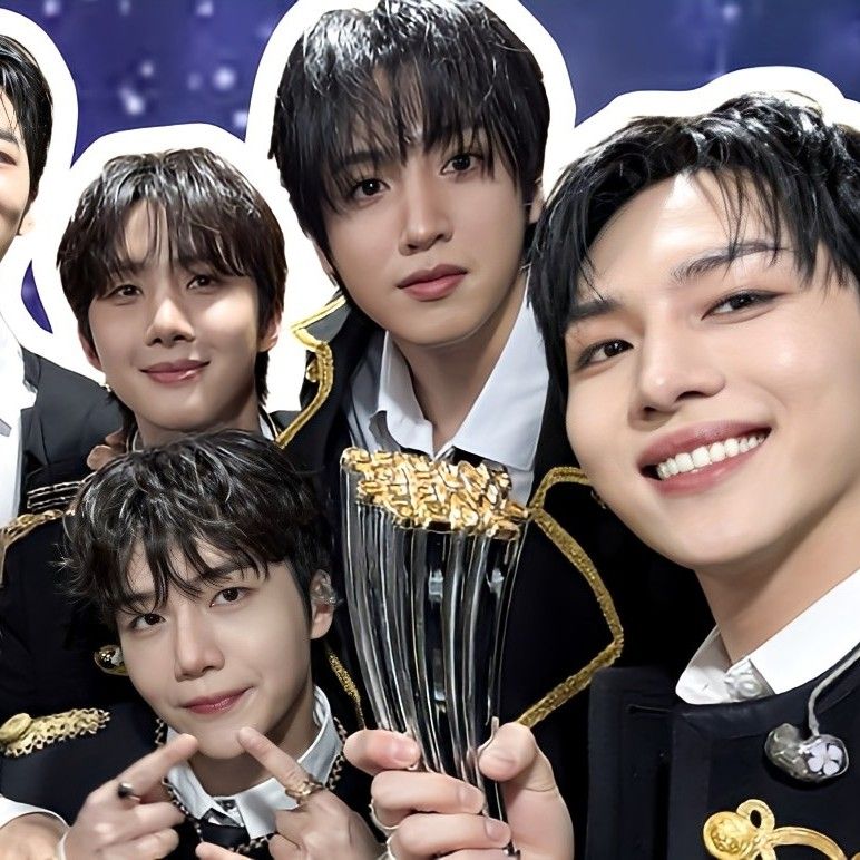 Latest photo of Wooseok (PENTAGON)