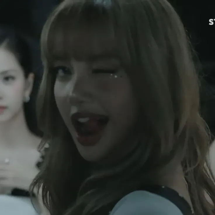 Latest photo of Lisa (BLACKPINK)