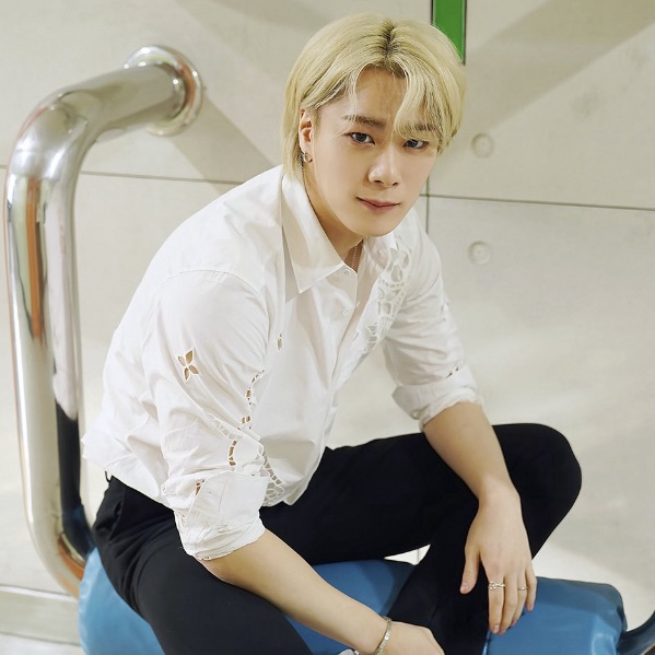 A moment captured by Moonbin (ASTRO)'s fan