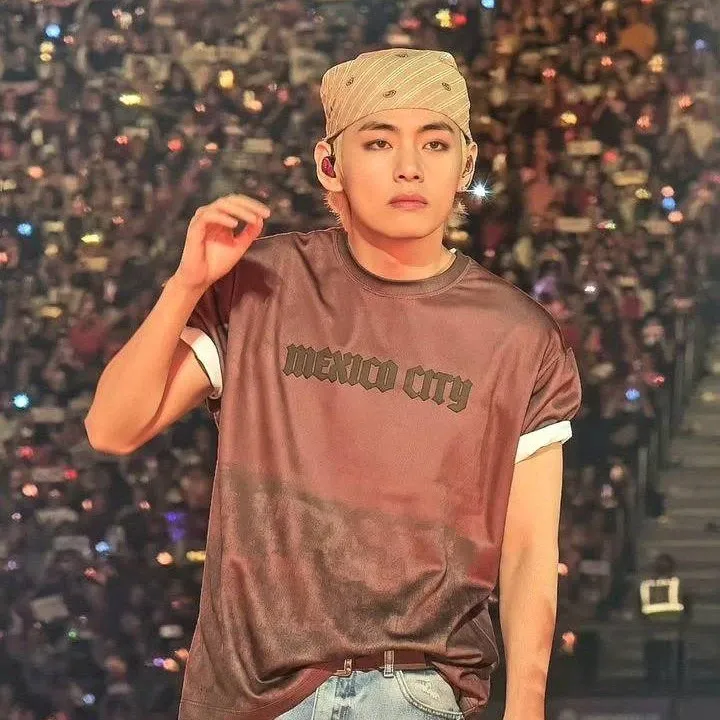 Latest photo of V (BTS)