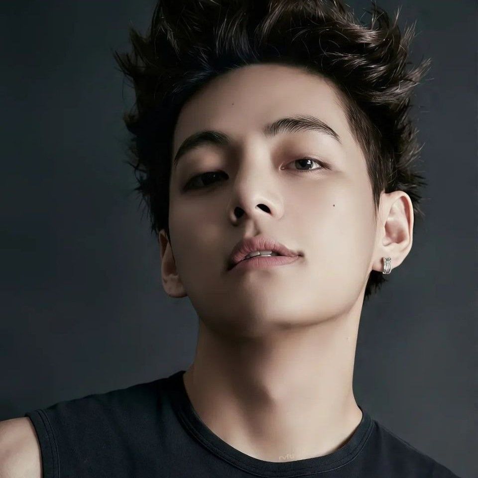 Recent activity shot of V (BTS)