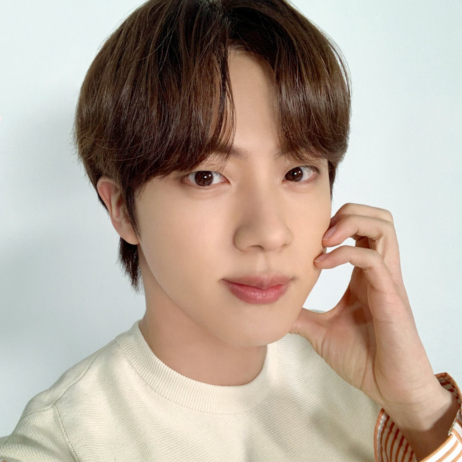 Today's hottest K-pop community feed