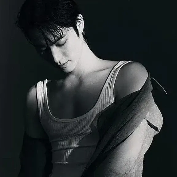 Recent activity shot of JAY B (GOT7)